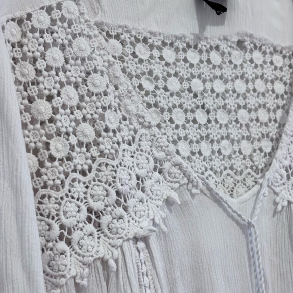 New Direction Women's SZ LWhite Long Sleeve Boho Peasant Top Lace Front Tie - Picture 7 of 10